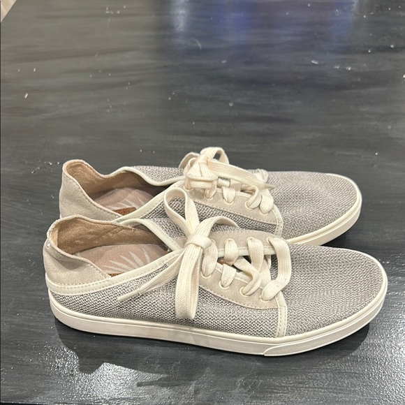 Olukai Gray Lace-Up Sneakers - size 8.5 - Picture 6 of 8